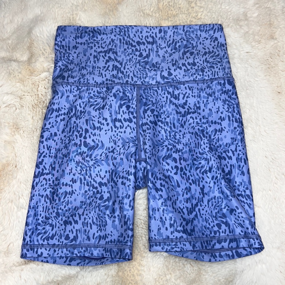 Athleta Elation Shorts 7”